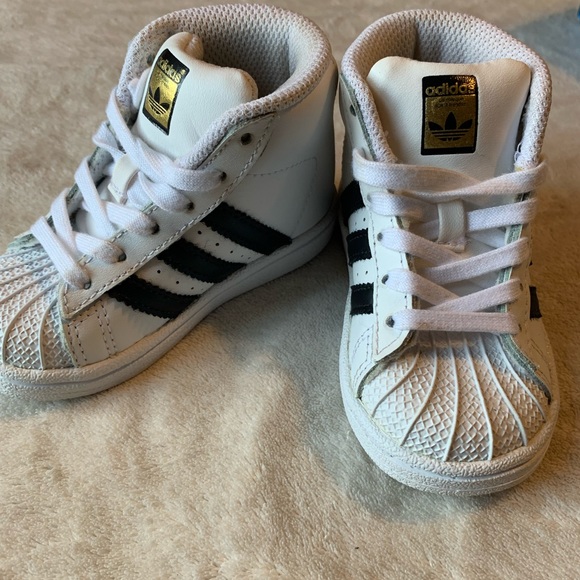 Original Adidas Superstar Sneakers for Infants Size 5K. - Picture 4 of 6